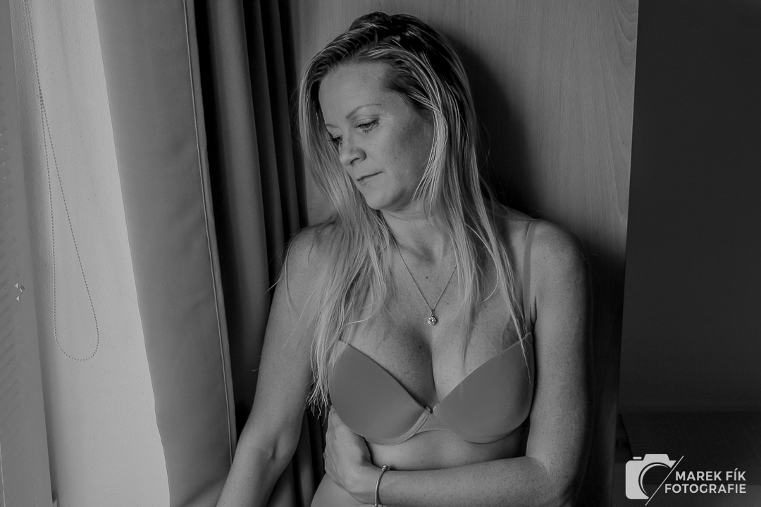 Černobílá portrét glamour fotografie